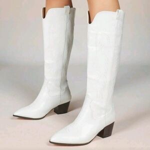 Elegant White Women's Cowboy Boots